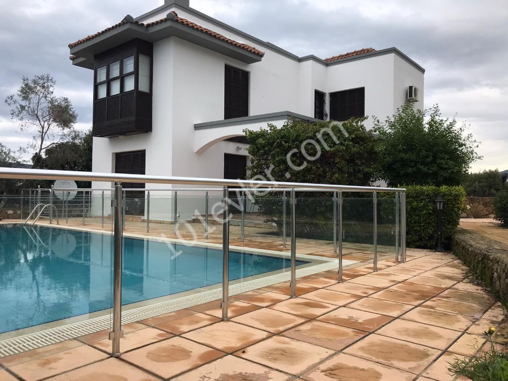 Villa To Rent in Bellapais, Kyrenia