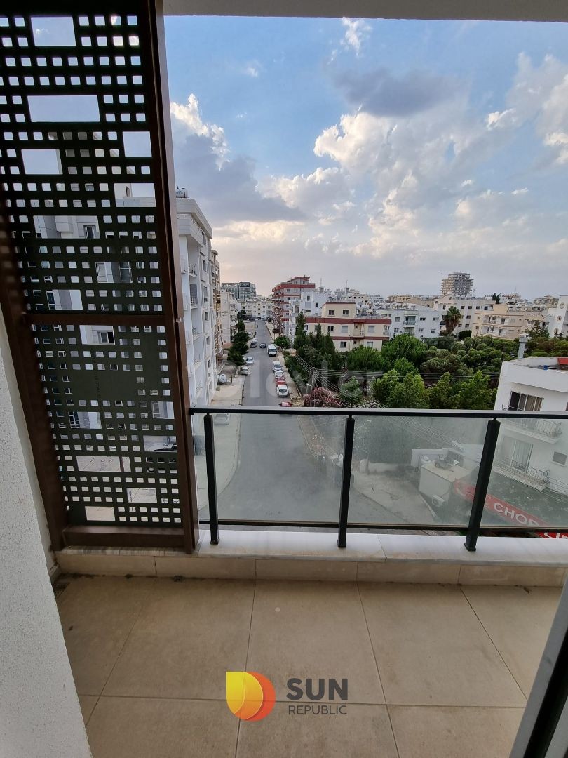 2+1 Wohnung zu verkaufen in Famagusta Gülseren ** 