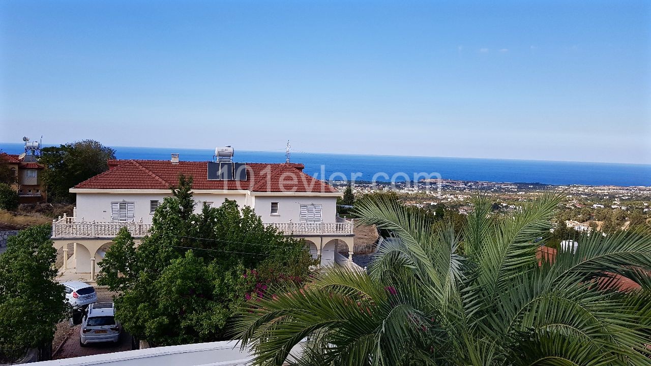 villa zum Verkauf in bellapaista mit Blick auf das Meer und das Kloster in fantastischer Lage ** 