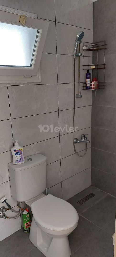 Lapta'da denize sıfır sitede full deniz manzaralı, 100m2 terasa sahip SATILIK 3+1 Penthouse