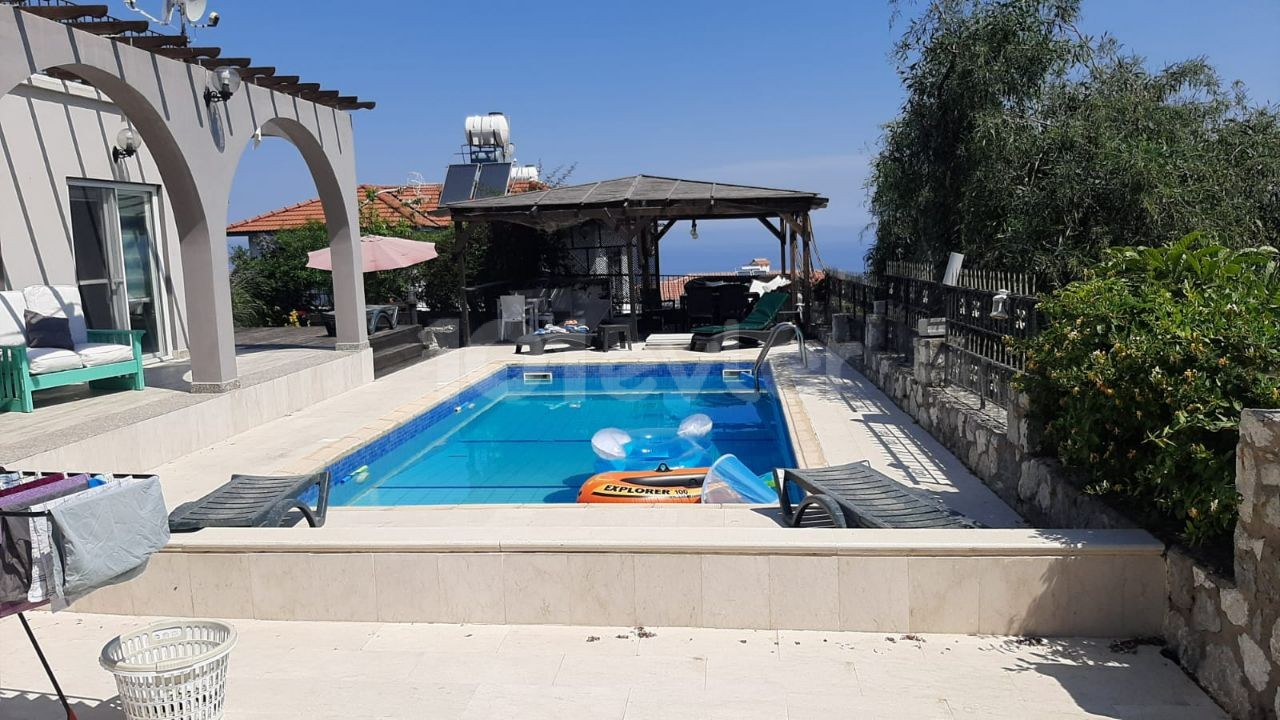 A VILLA FOR SALE with A Detached Pool in Kyrenia Çatalkoy with Plenty of Extras ** 