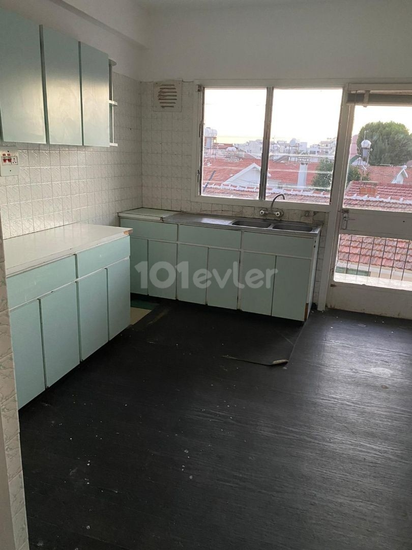 MERIT LEFKOŞA YANINDA SATILIK 3+1 DAİRE