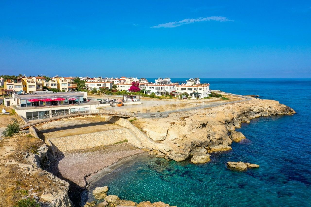 IMMOBILIEN ZUM VERKAUF IN KYRENIA LAPTA AM MEER ** 