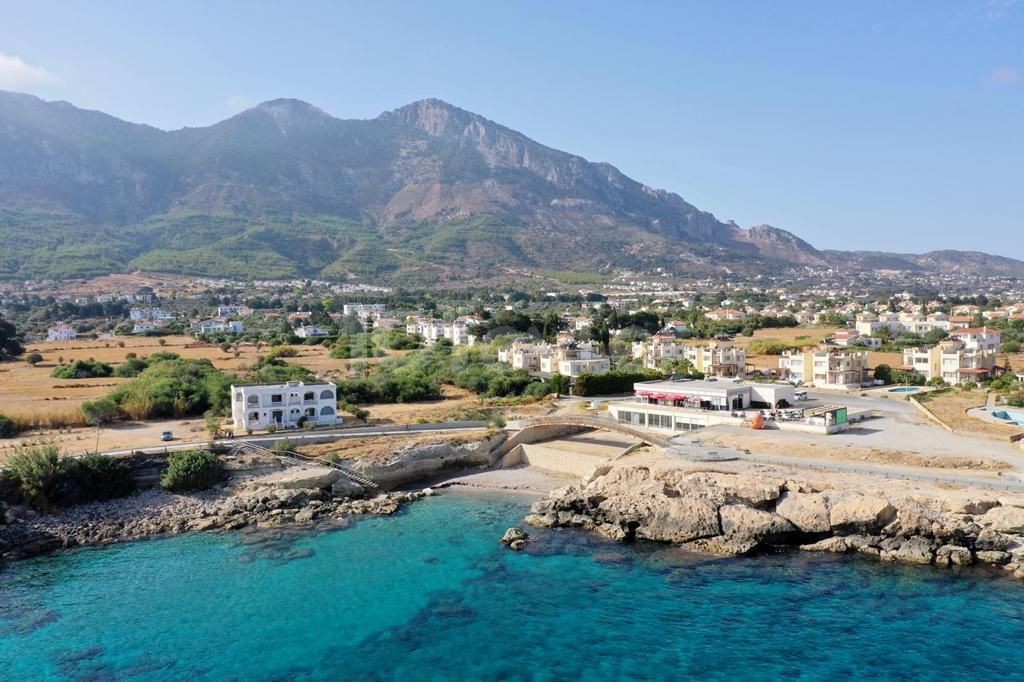 IMMOBILIEN ZUM VERKAUF IN KYRENIA LAPTA AM MEER ** 