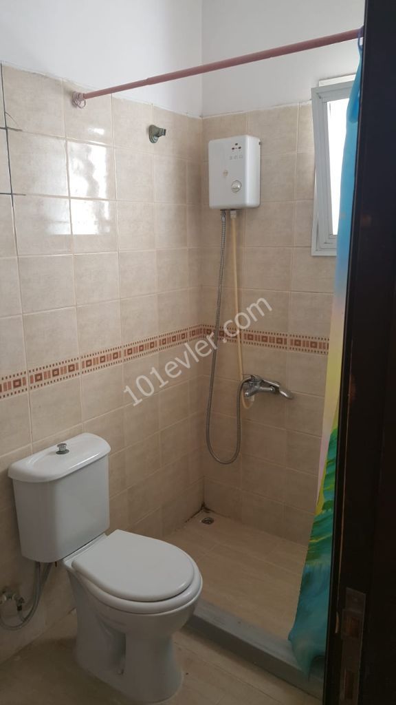 Lefkoşa Kaymaklı bölgesinde duraklara 2 dk mesafede kiralık 1+1 daireler