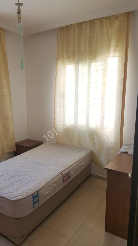 Lefkoşa Kaymaklı bölgesinde duraklara 2 dk mesafede kiralık 1+1 daireler