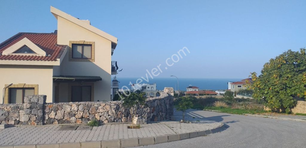 Girne Çatalköyde Kiralık Lüks Villa 