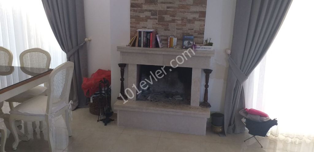 Girne Çatalköyde Kiralık Lüks Villa 