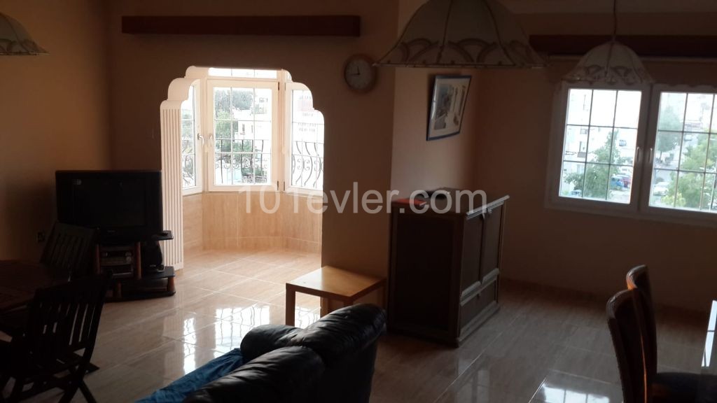 Lefkoşa Ortaköy de Lemar yakınında kiralık 3+1 büyük daire 