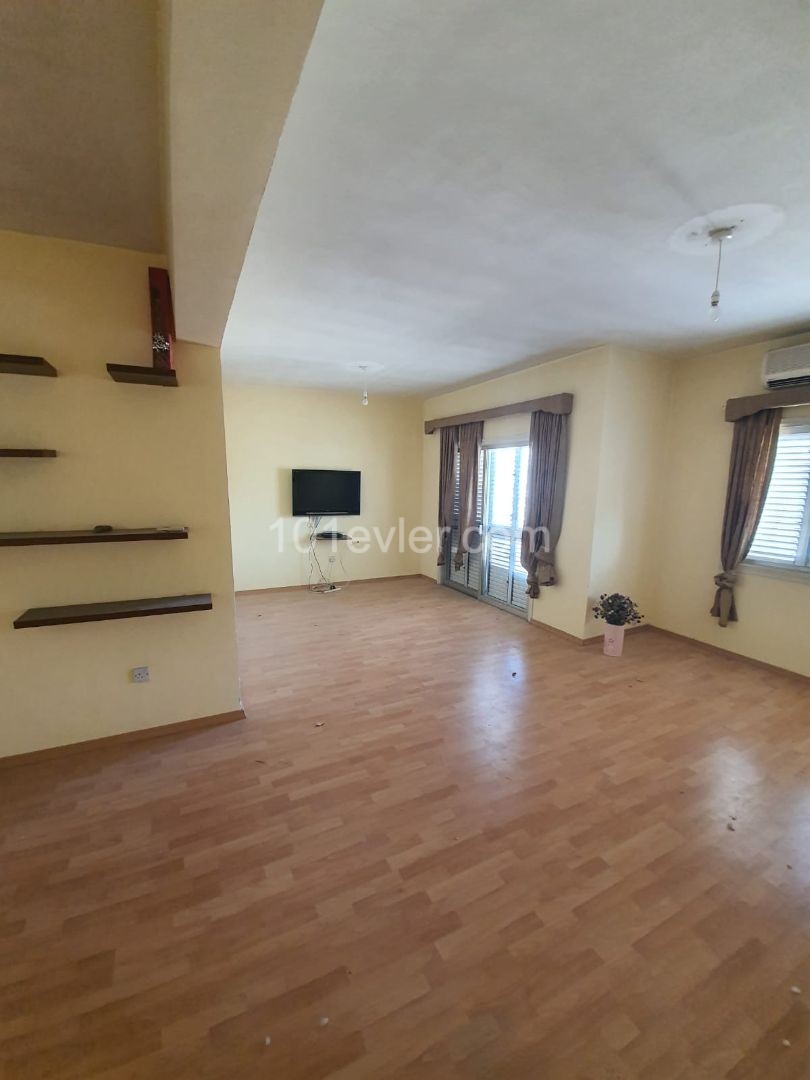 3 Bedroom flat in Yenikent 