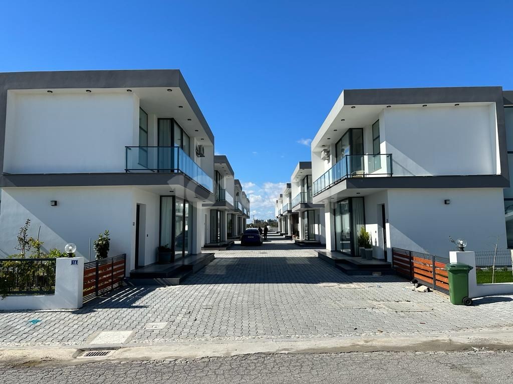 LEFKOŞA ERÜLKÜ I.E. LUXURY VILLAS FOR SALE! ** 