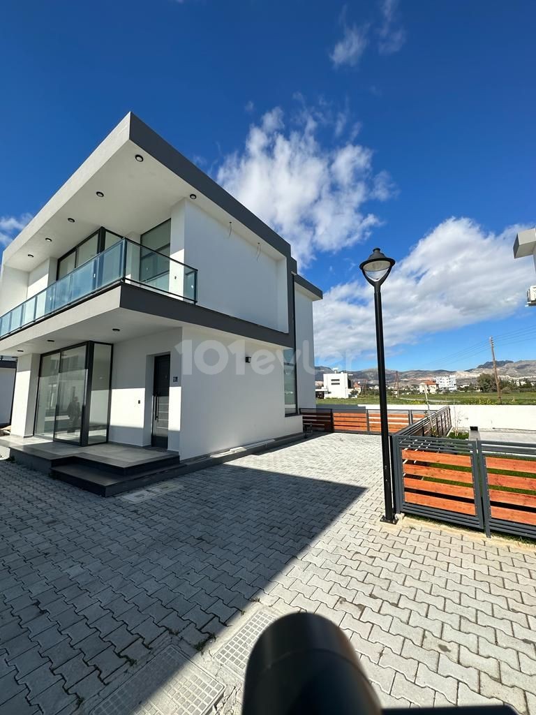 LEFKOŞA ERÜLKÜ I.E. LUXURY VILLAS FOR SALE! ** 