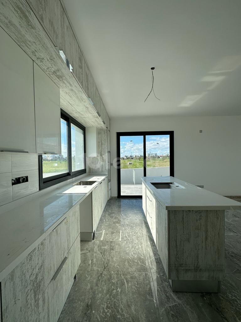 LEFKOŞA ERÜLKÜ I.E. LUXURY VILLAS FOR SALE! ** 