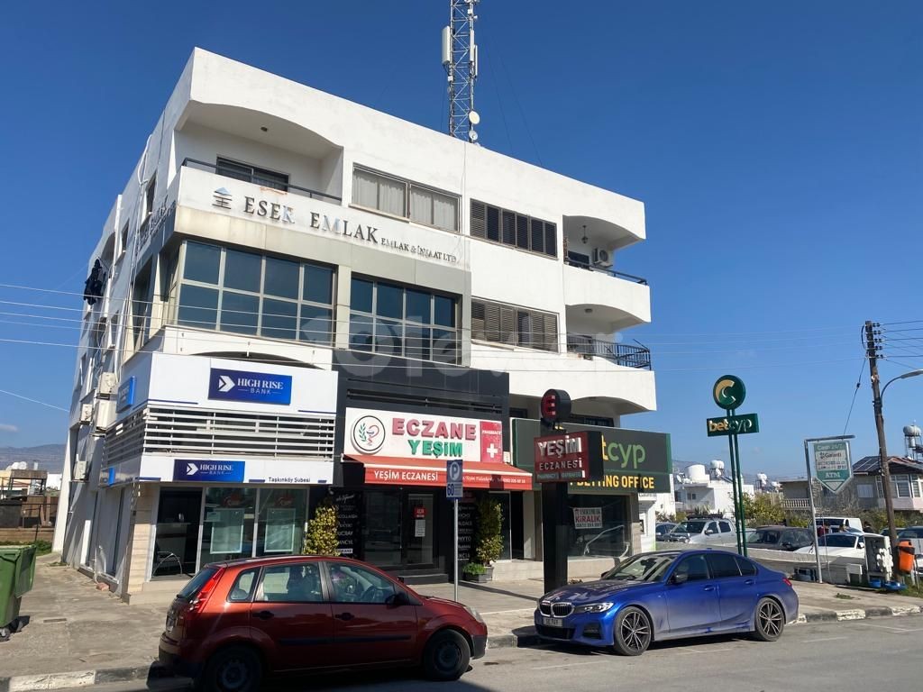Geschäft zu vermieten – gegenüber von Metropolis, Nikosia