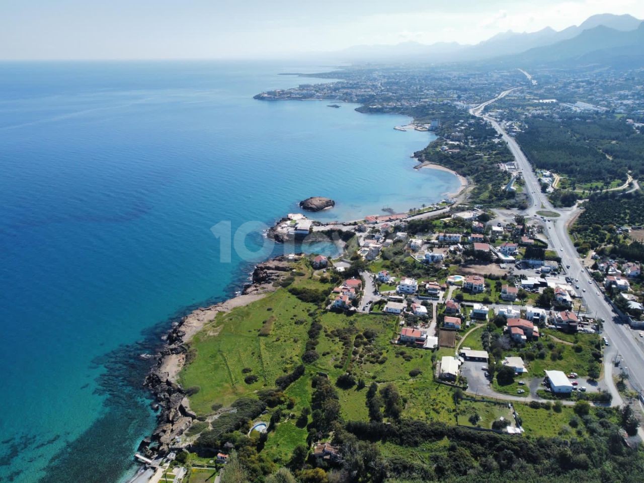 Girne Alsancak Deniz Kenarında 10 1\2 Dönüm Satılık Arsa (Çıkartma Plajı Yanı) 