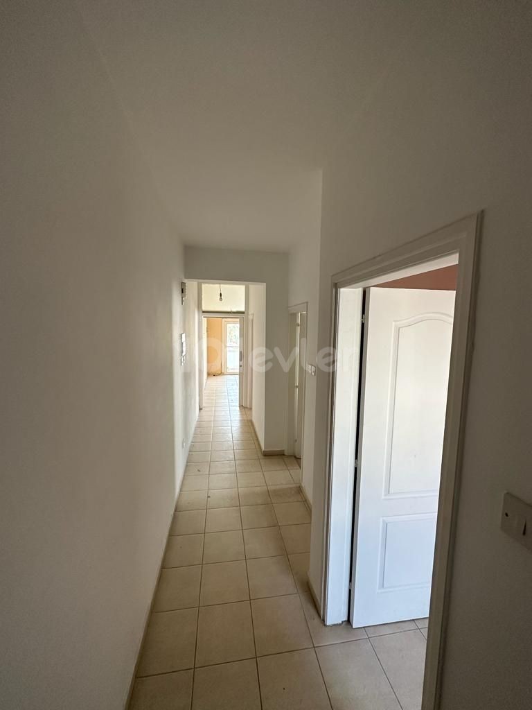 Girne Merkezde  2+1 Kiralık Daire ( Karakum Molto Karşısı)