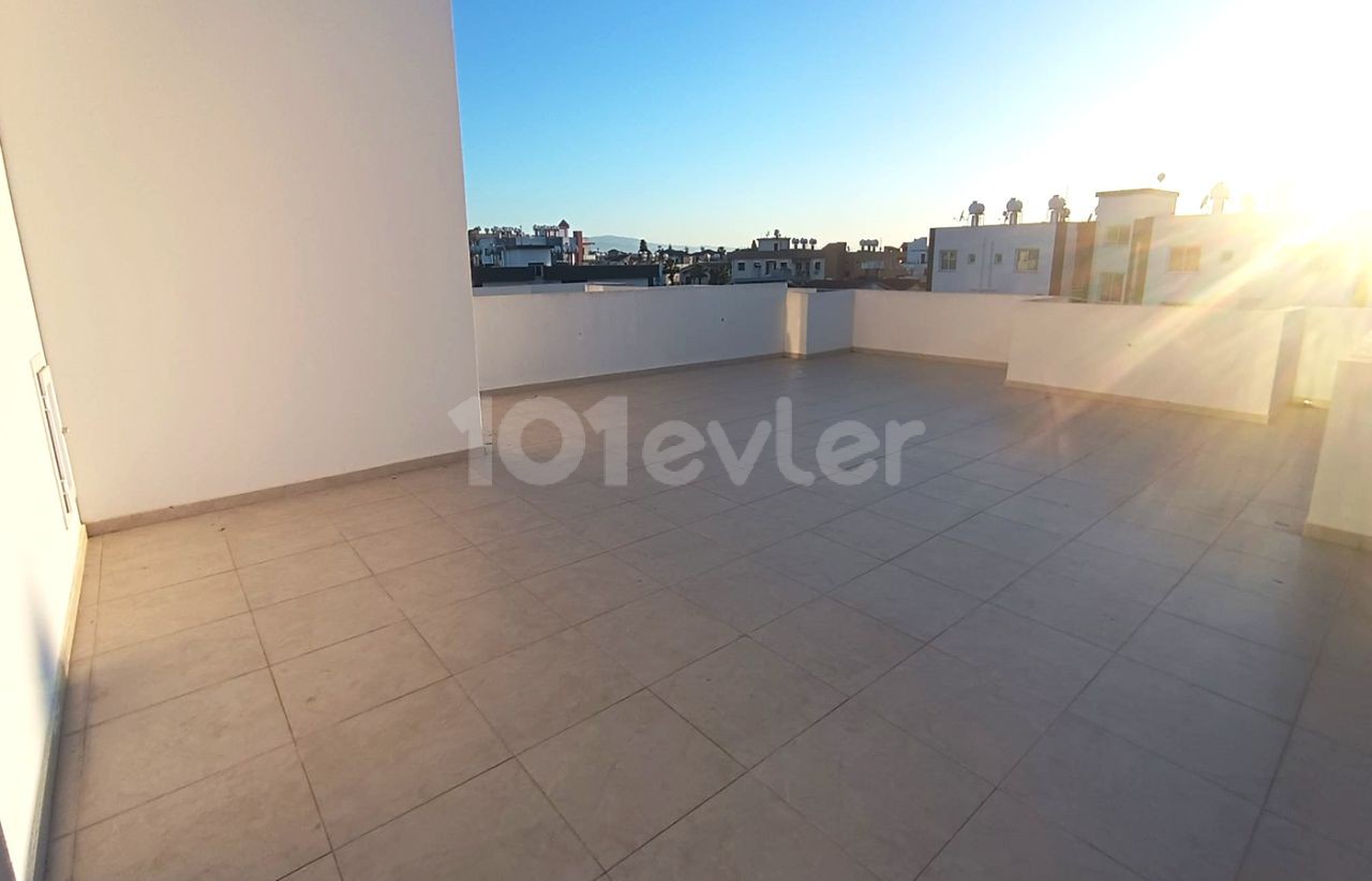 PENTHOUSE ZU VERMIETEN GÖNYELİ/NICOSIA/TRNC