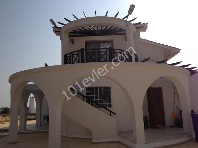 SEA VIEW 4 BEDROOM VILLA WITH PRIVATE SWIMMING POOL AND LARGE GARDEN TITLE DEEDS READY 