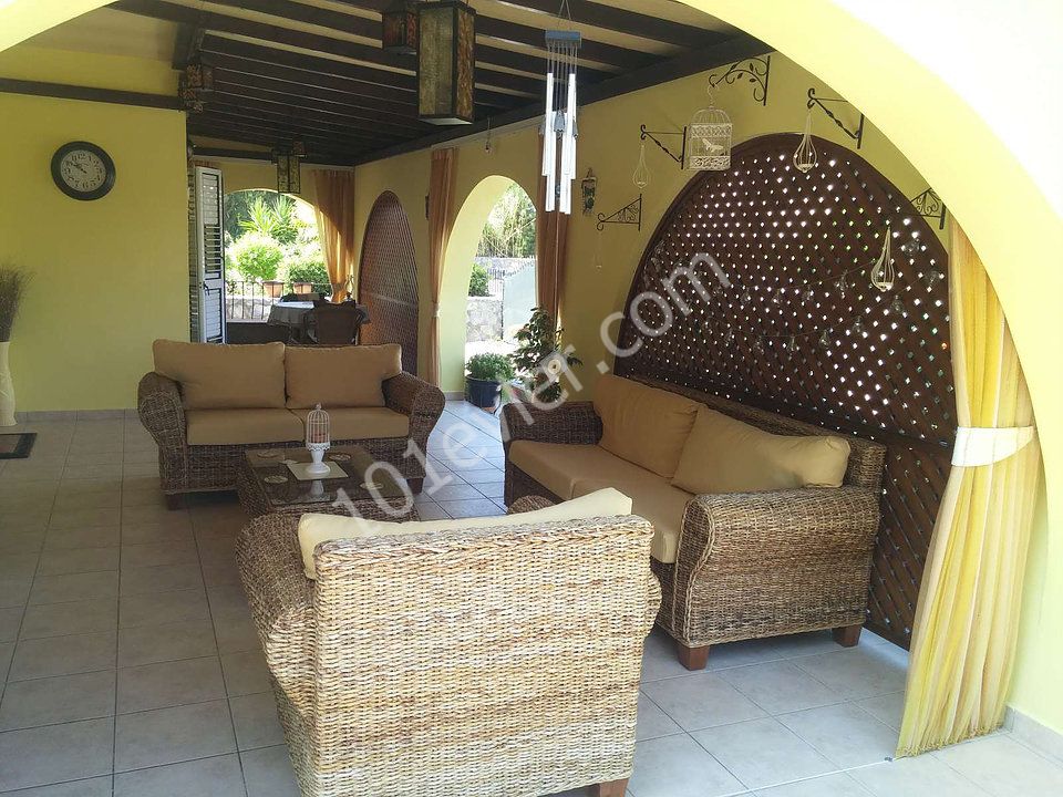 Stunning 3 bedroom villa with private swimming pool near main road and sea side. Full Title Deeds ready