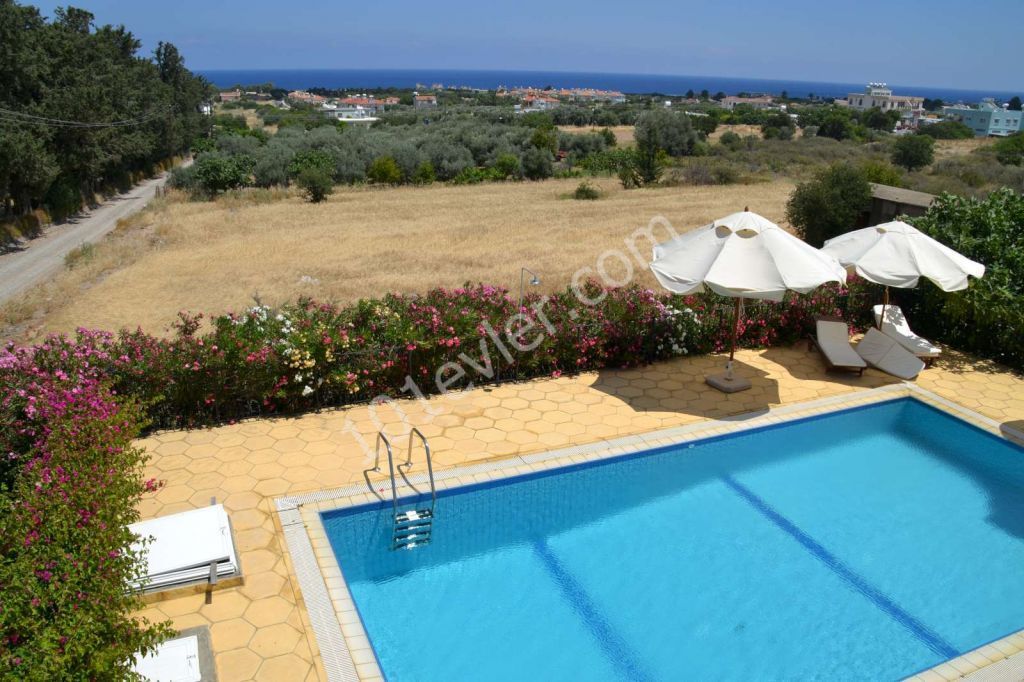 Nice Location in Lapta area stunning 4 bedroom villa with swimming pool and large plot 1 dönüm and panoramic views 