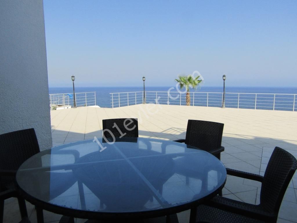 E ①ecutive 3 bedroom Private VILLA, Perfect cliff top location situated directly above the shoreline giving amazing SEA vie ① and sunsets. Very secluded, Private 10m ② 5M infinity pool ① separate 2m ① 2m paddling pool. Große Terrassen, Schatten, poolside lloc und Sho lloc Properties. Stone BB①, Off 