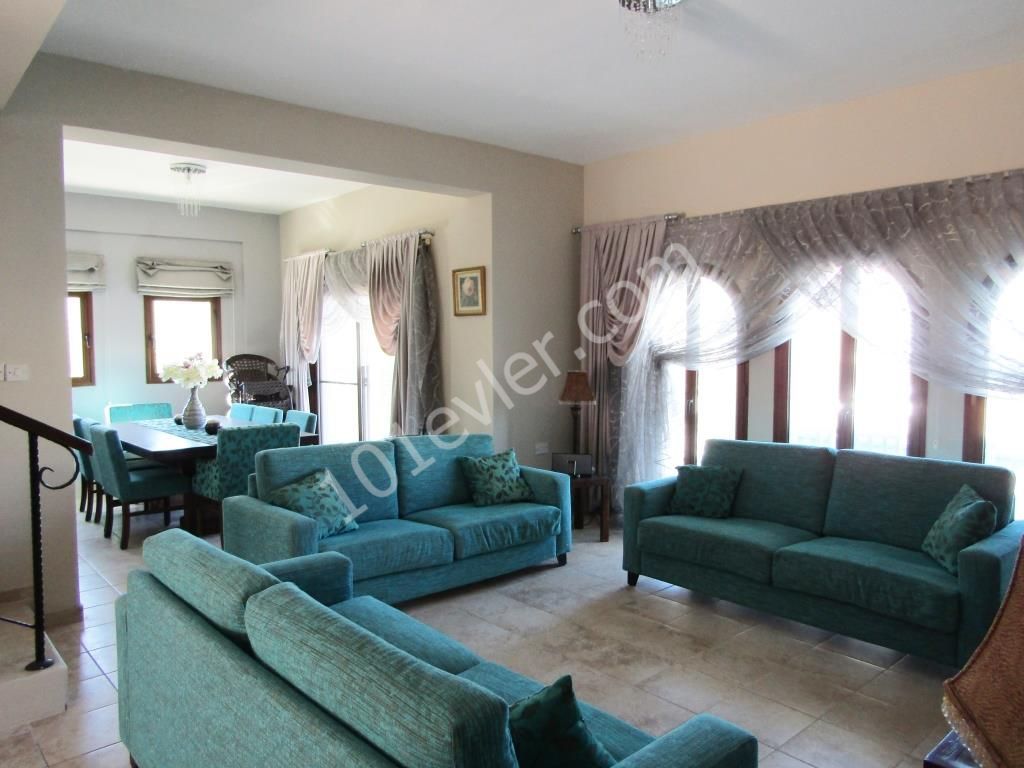 4 Bedroom Villa with Sea Views - Fully Furnished Key Ready To Move In