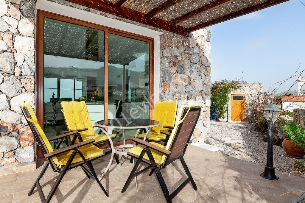 Stone Feature 3 Bed Villa With T-Shaped Pool Only 150m From The Sea   