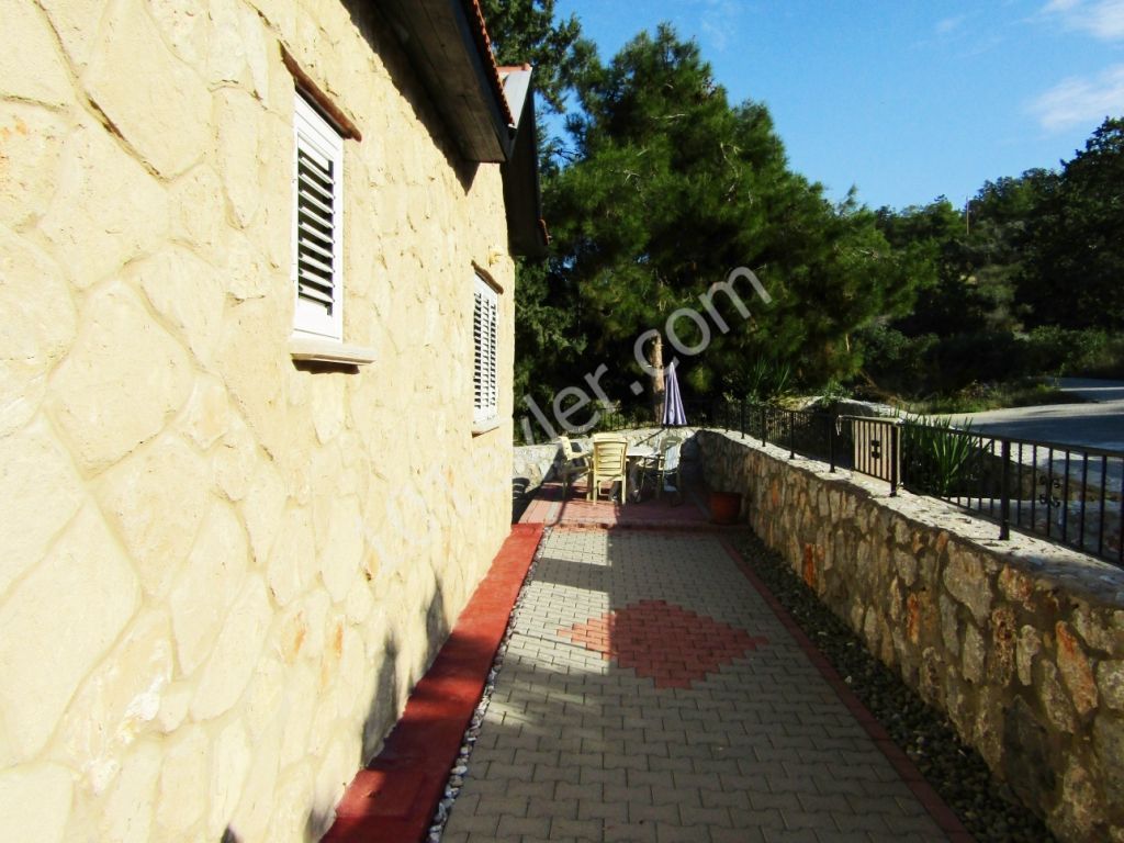 REDUCED Spectacular Views From Beautiful 3 Bedroom Stone Bungalow