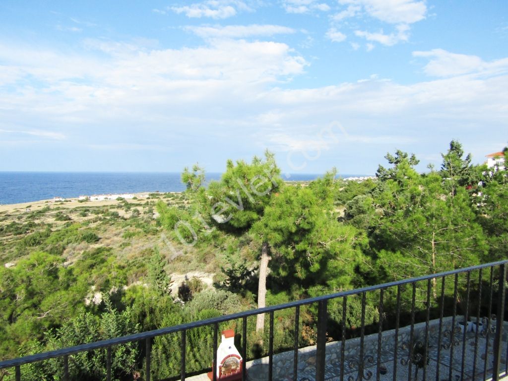 REDUCED Spectacular Views From Beautiful 3 Bedroom Stone Bungalow