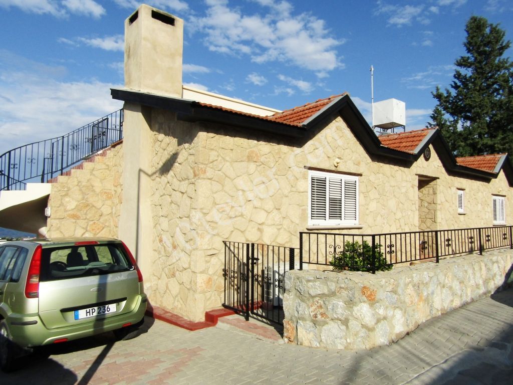 REDUCED Spectacular Views From Beautiful 3 Bedroom Stone Bungalow