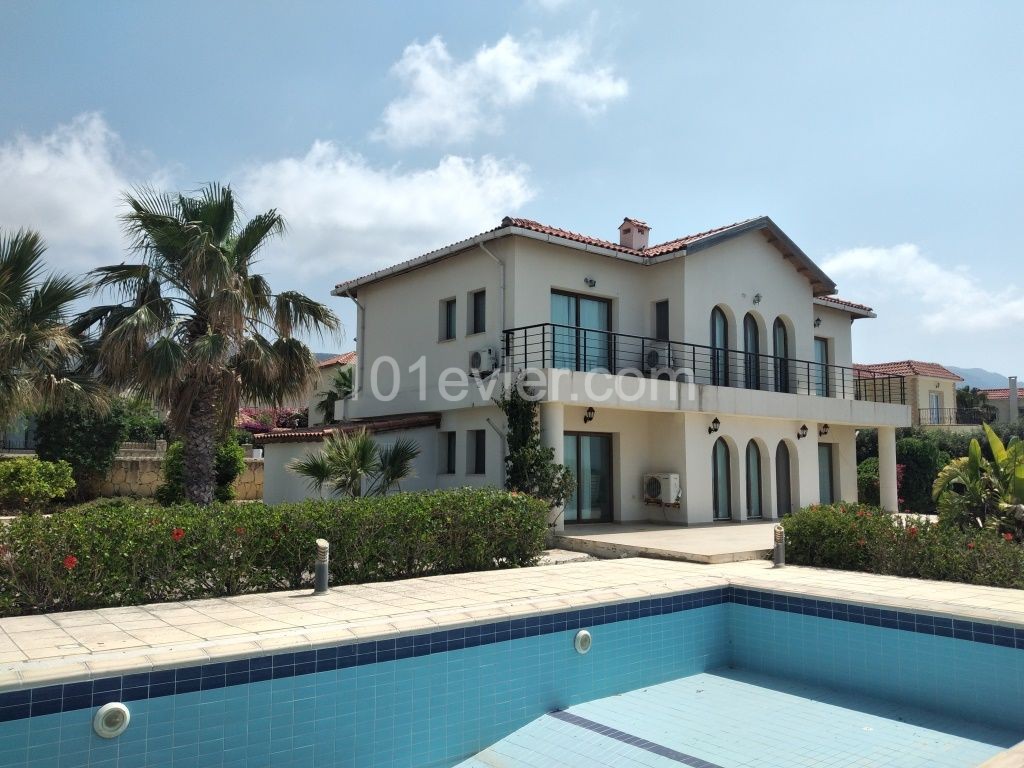 Frontline 4 Bed Villa With Sea And Sunset Views