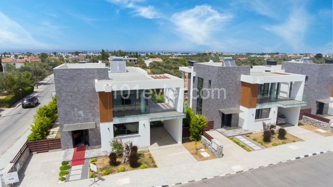 Luxury 3/4 Bedroom High Specification Villas with Private Pool and Garage