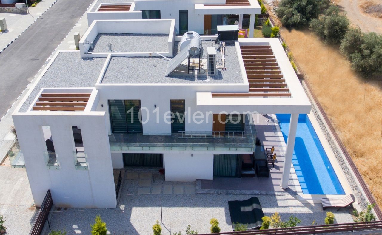 Luxury 3/4 Bedroom High Specification Villas with Private Pool and Garage