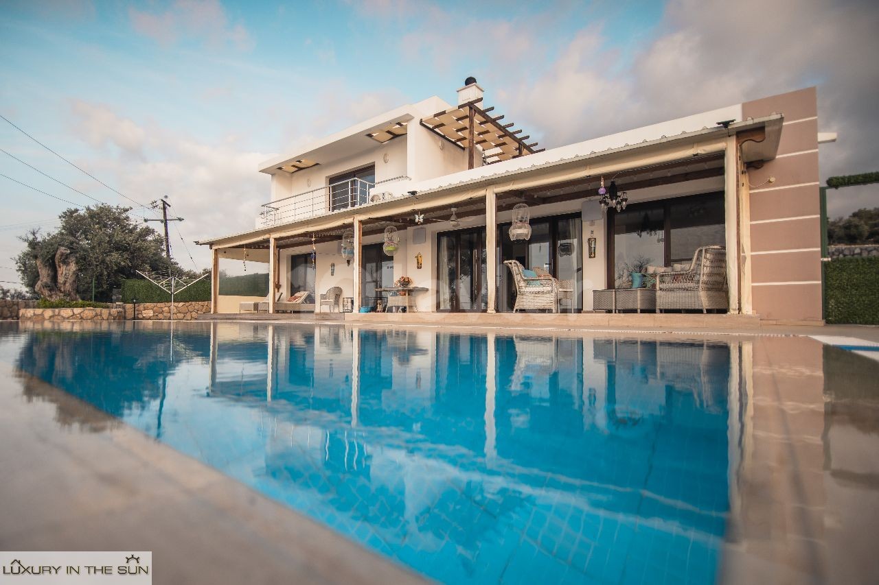 Amazing Views 3 Bedroom Refurbished Villa With Private Pool   