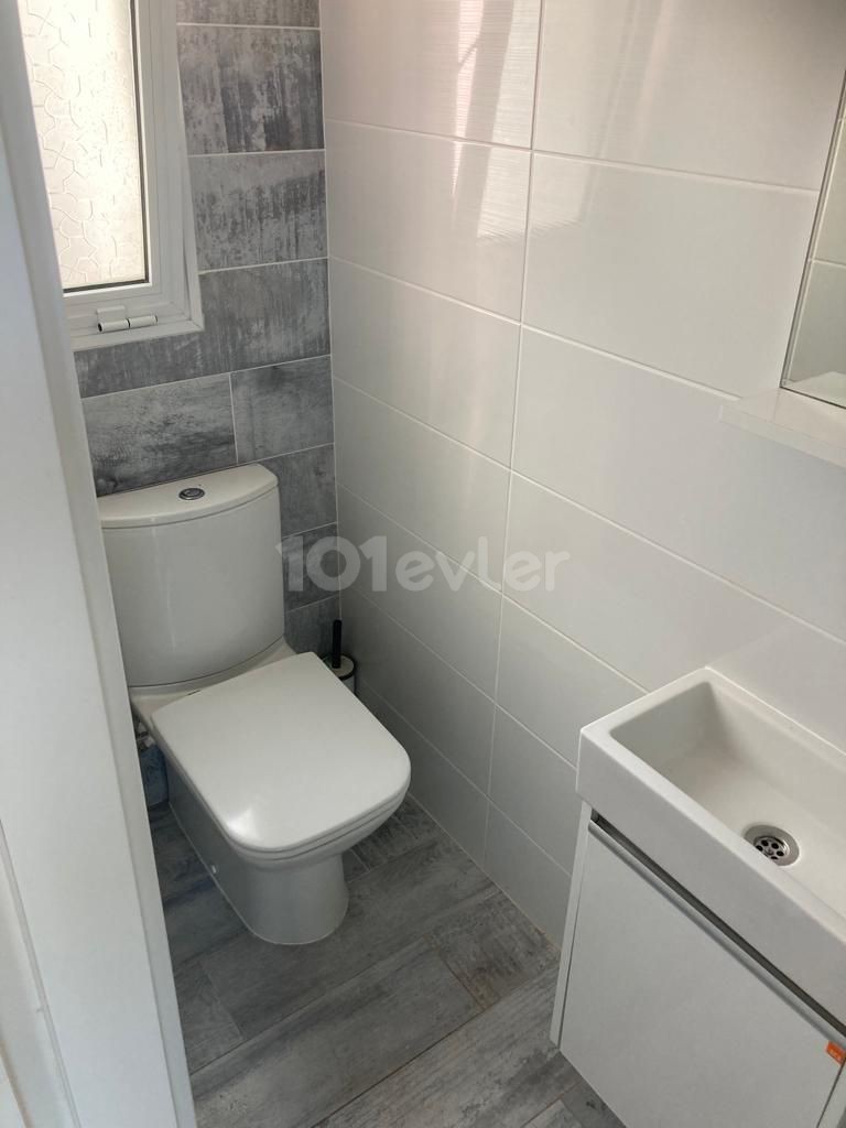 Amazing 2 Bedroom Refurbished Garden Apartment Close To Amenities