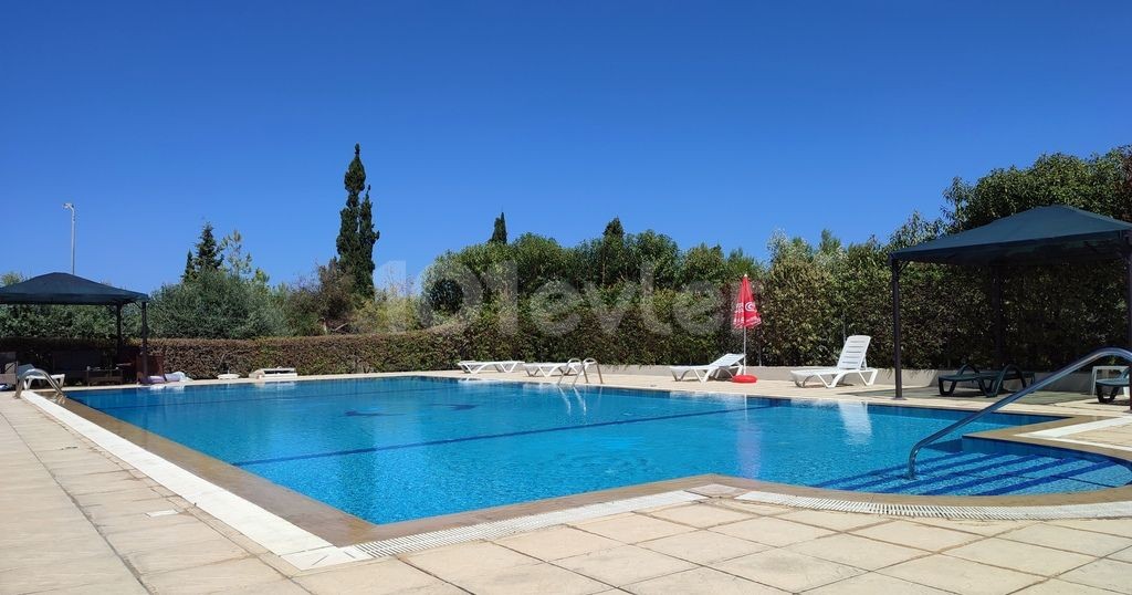 Wunderschönes Penthouse mit 3 Schlafzimmern und Berg- und Meerblick in Küçük Erenköy