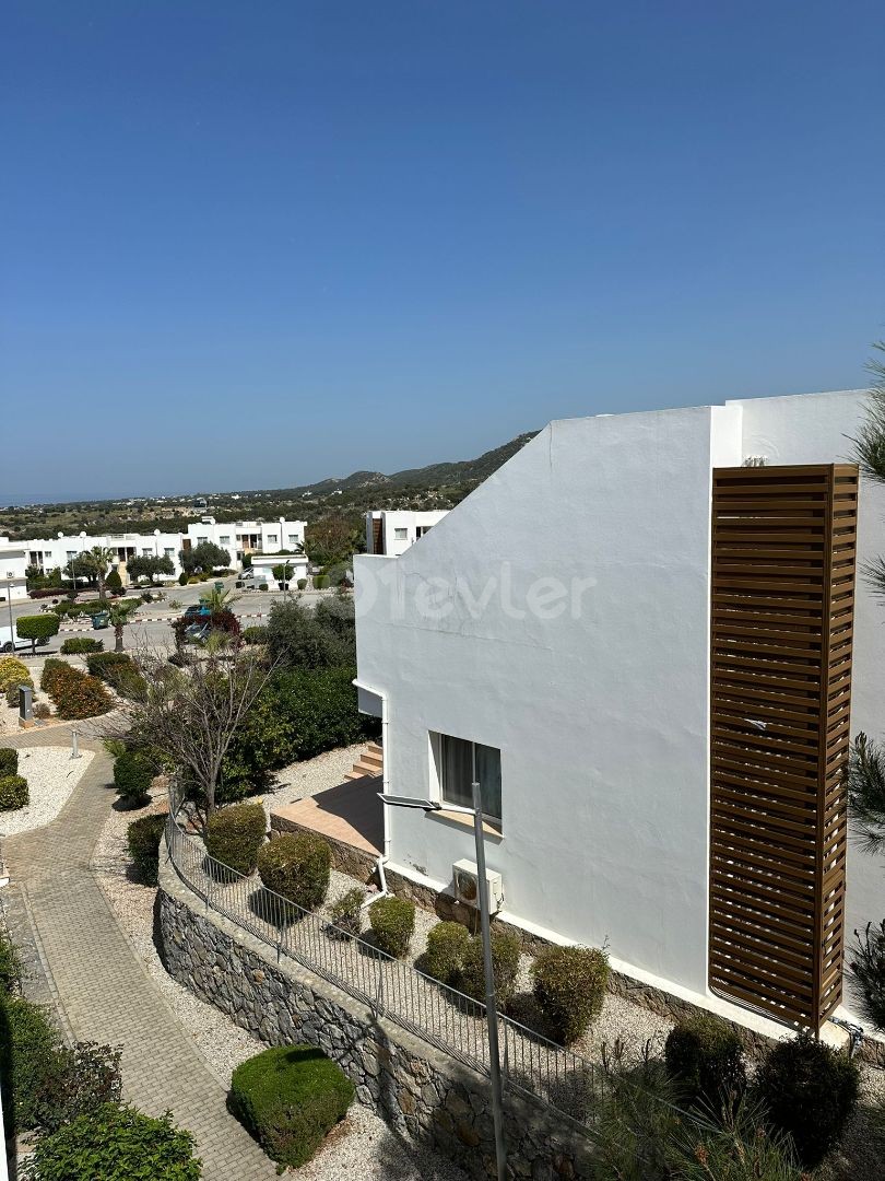 Amazing Value New 2 Bed Penthouse Apartment on completed well maintained development