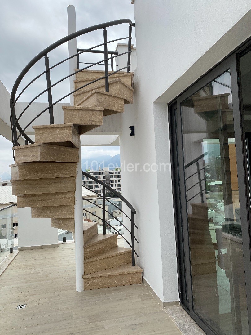 LÜKS SEVERLER İÇİN KAÇIRILMAZ PENTHOUSE 