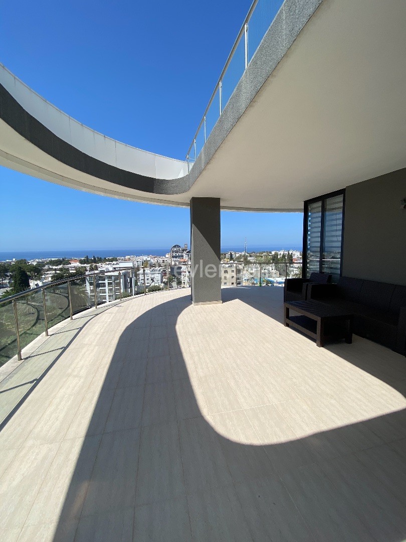 2 + 1 PENTHOUSE MIT MEER - UND STADTBLICK VON ALLEN ZIMMERN ** 