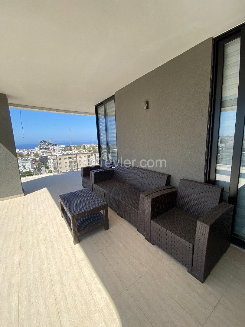 2 + 1 PENTHOUSE MIT MEER - UND STADTBLICK VON ALLEN ZIMMERN ** 