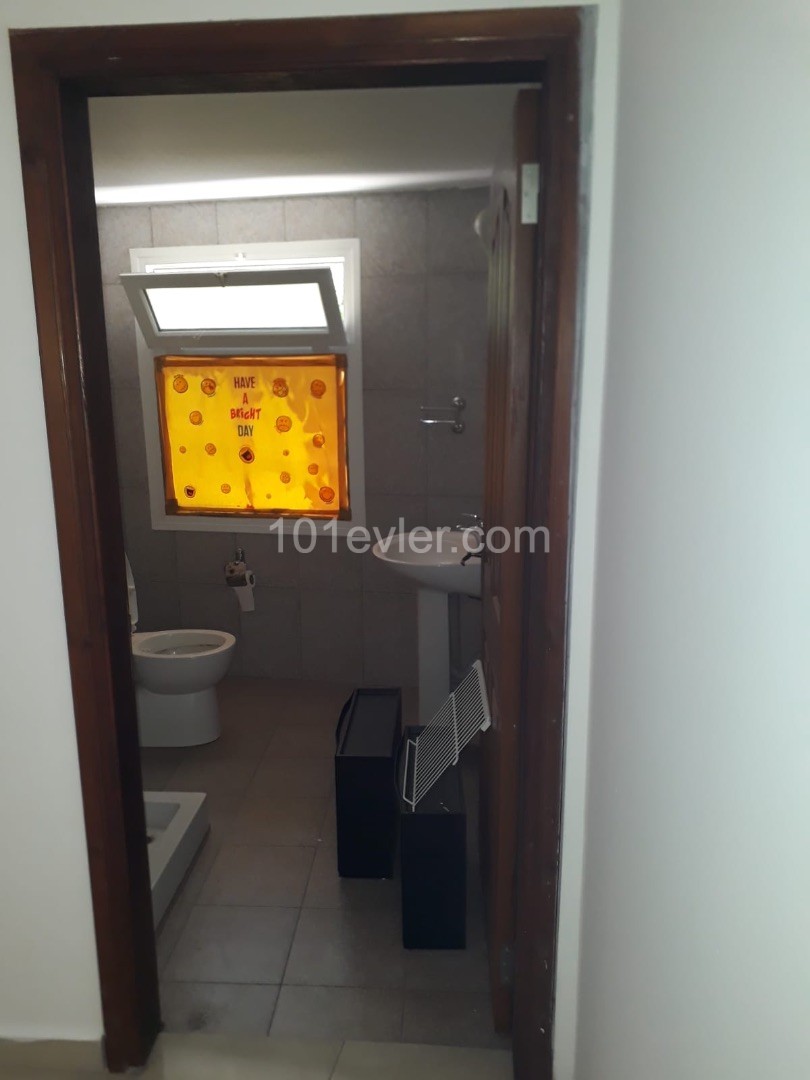 OFFICE OR CLINIC FOR RENT IN THE GIRNE COURTS AREA