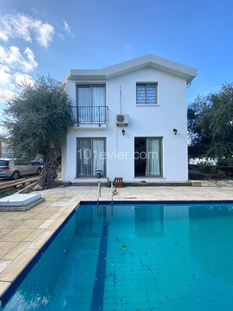 4+1 VILLA WITH 5 mins DISTANCE TO CITY CENTER ✔️2 en suit bedrooms ✔️Private pool✔️Garden