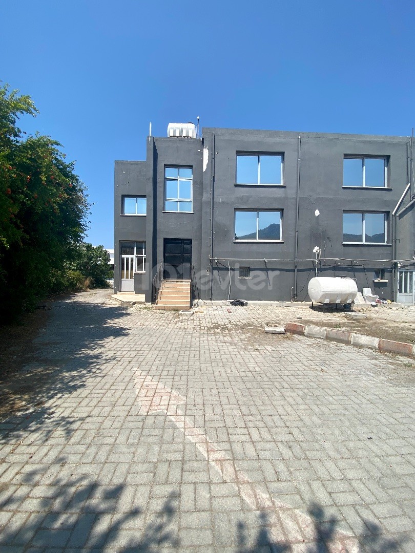 400 m2 OFFICE ON THE MAIN ROAD IN ZEYTINLIK 