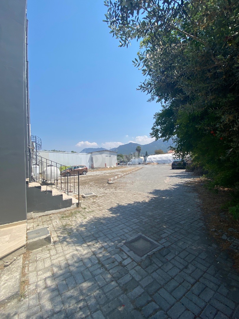 400 m2 OFFICE ON THE MAIN ROAD IN ZEYTINLIK 