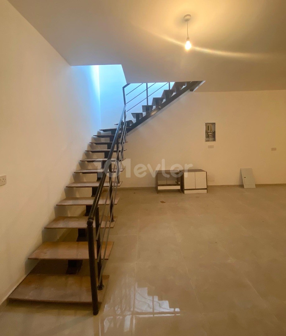 ANAYOL ÜZERİ BODRUM VE SENDE KATLI 150 m2