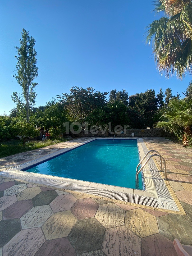 VILLA FOR RENT WITH PRIVATE POOL AND GARDEN