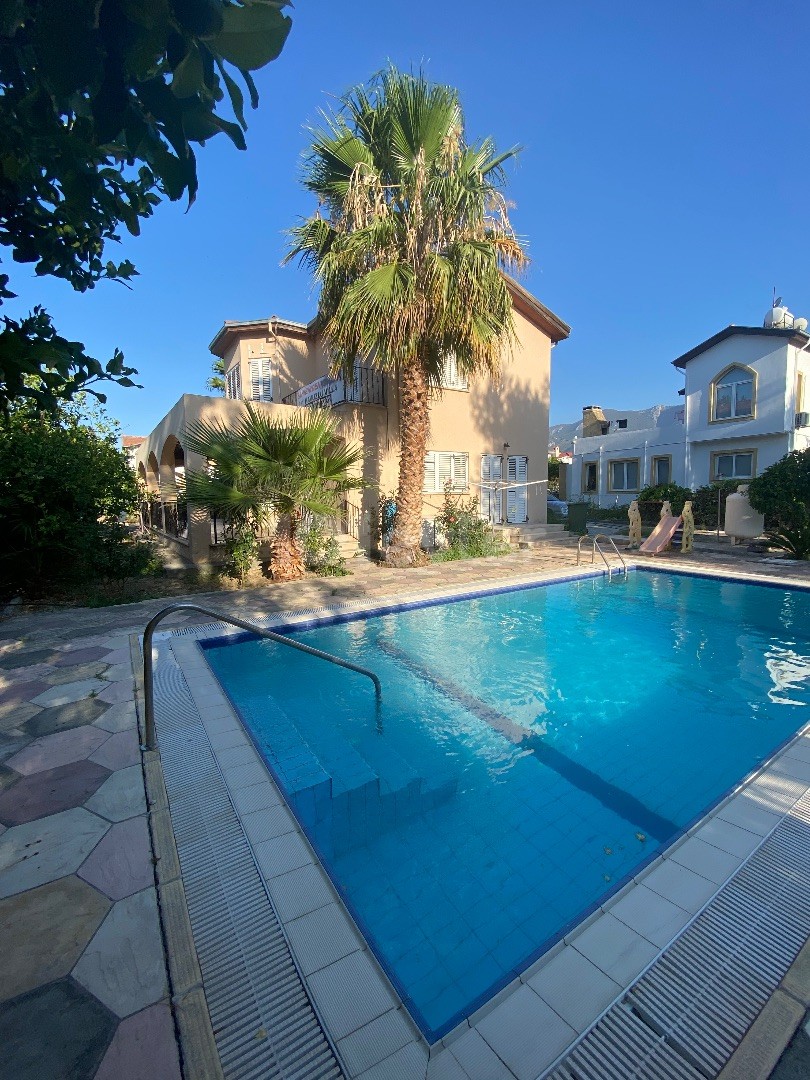 GEPFLEGTE VILLA MIT PRIVATEM POOL ** 