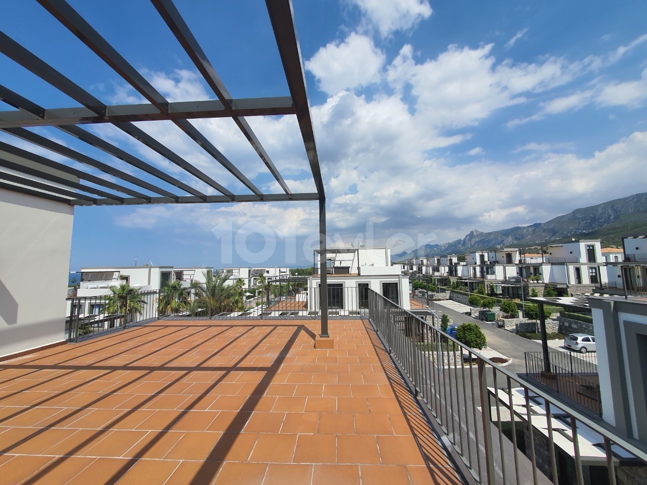 LUXUS 3 + 1 PENTHOUSE AUF PRIVATER SEITE IN ALSANCAKTA ** 