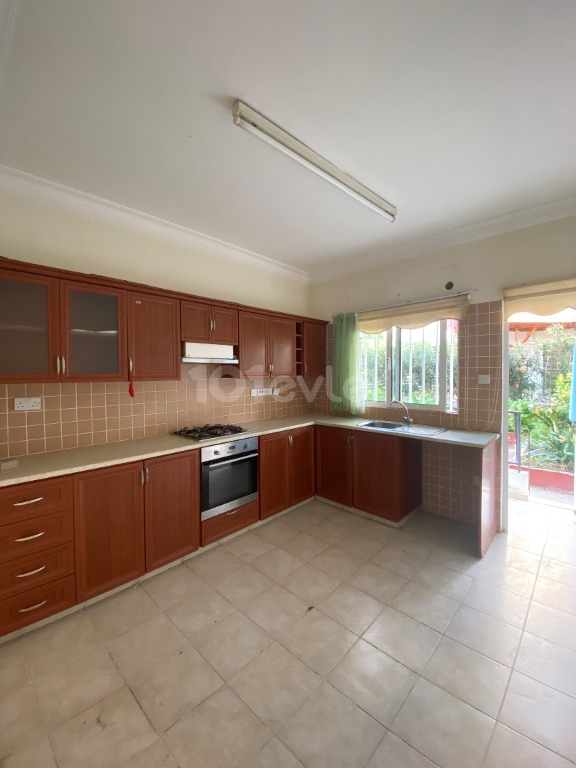 3+1 FLAT FOR SALE WITH GARDEN WITH WALKING DISTANCE TO MACCARA SHOP