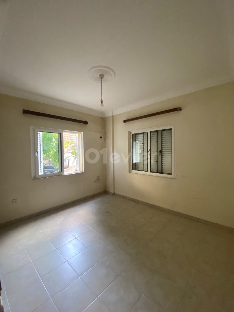 3+1 FLAT FOR SALE WITH GARDEN WITH WALKING DISTANCE TO MACCARA SHOP